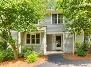 26 Laurelwood Dr, Hopedale, MA 01747