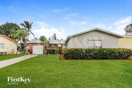 9749 Sandalfoot Blvd Photo 1