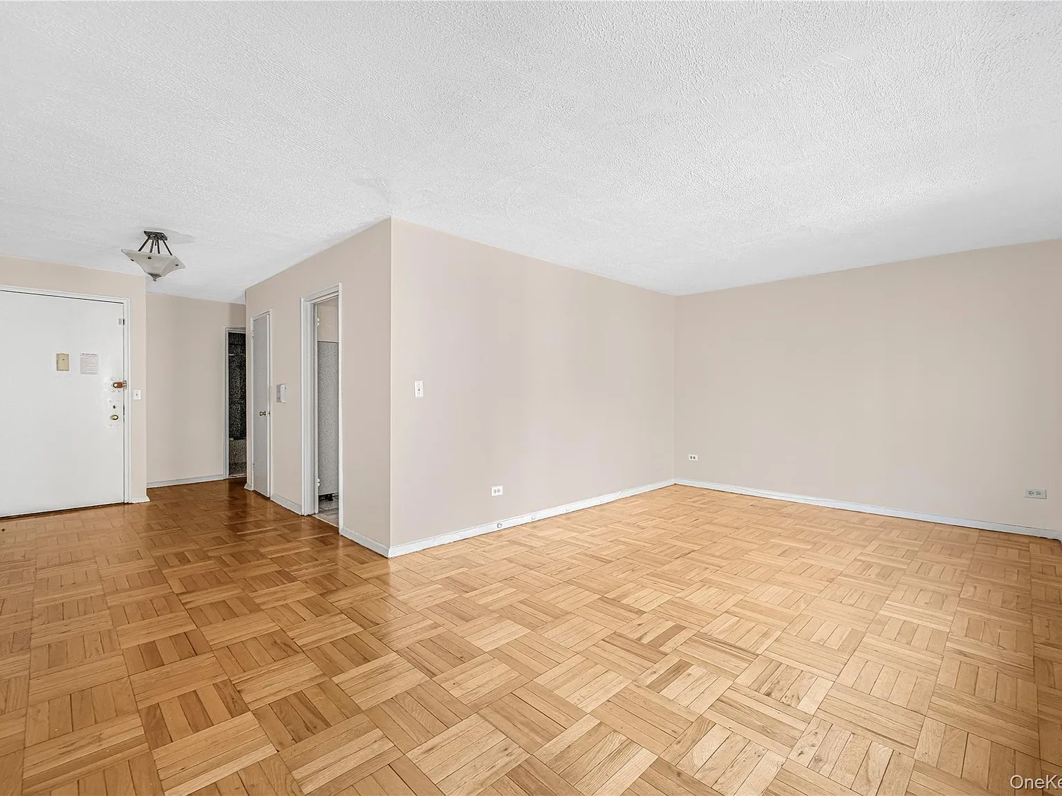 1 bed, 1.0 bath, 800 sqft, $1,800 — Photo 2