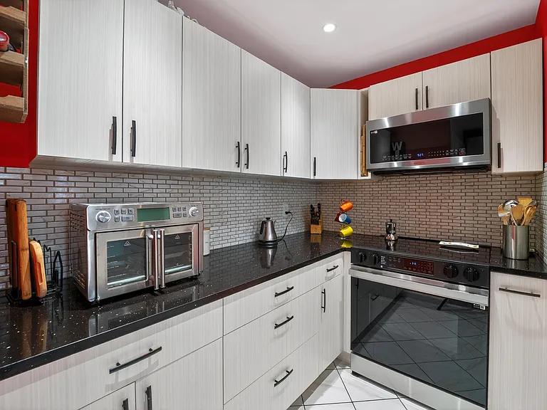 78 Mayfield Rd — Photo 16