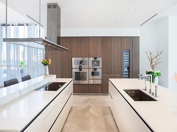 5th image of 18501 E Collins Ave #501
