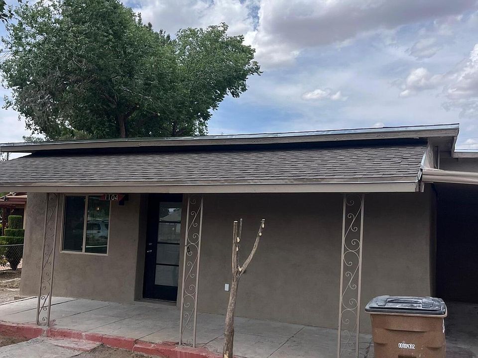 1st image of 1104 E 6TH Street