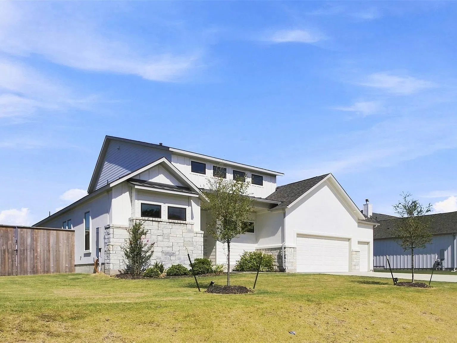 4 bed, 4.0 bath, 3595 sqft, $3,800 — Photo 3
