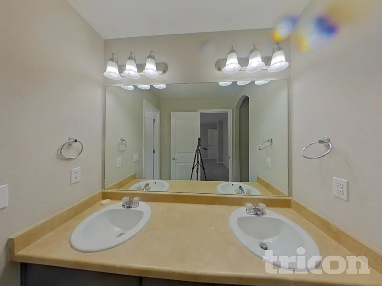 2728 Sierra Springs Dr — Photo 7