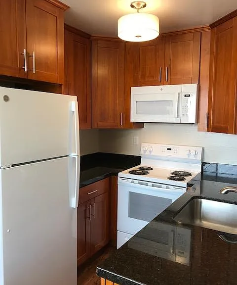 1296 Laurel St #6 — Photo 4
