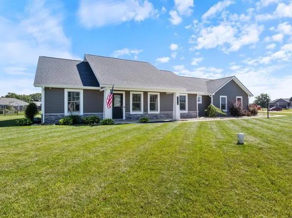 1176 E Dresdin Dr, Warsaw, IN 46580