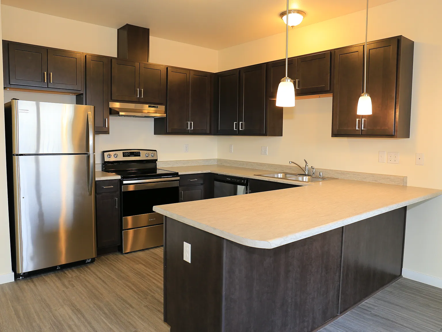 Golf Club Apartments — Photo 4