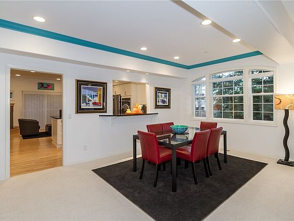 4th image of 715 9th Ave S