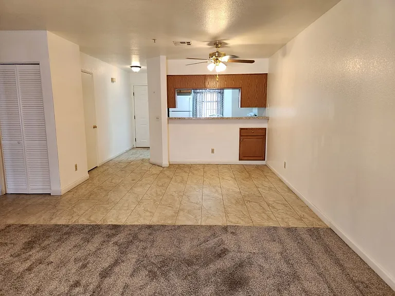 2060 Mesquite Ln #F104 — Photo 8