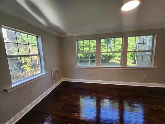 5th image of 6221 Waldo Dr