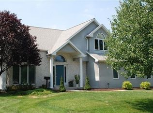1701 Victoria Cir, Allentown, PA 18103