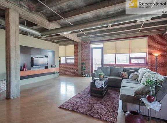 4th image of 1819 Baltimore Ave APT 306