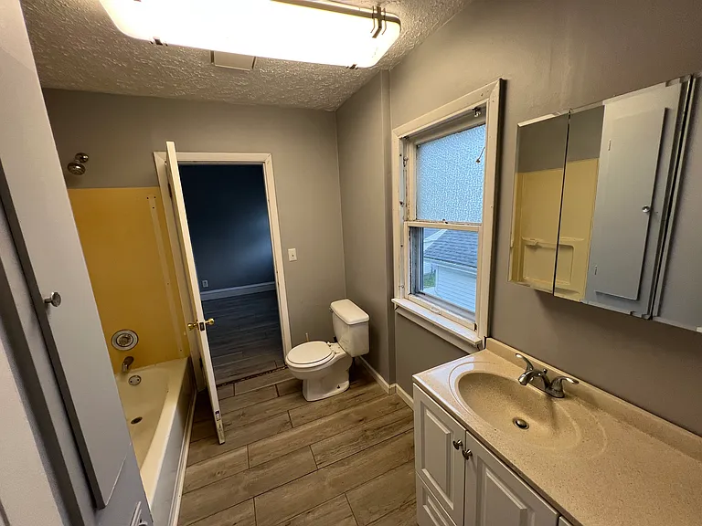 3815 W 132nd St #2 — Photo 10
