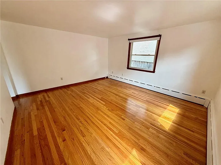 25 Thurston Ave — Photo 3