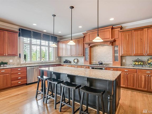5th image of 269 259th Ave NE