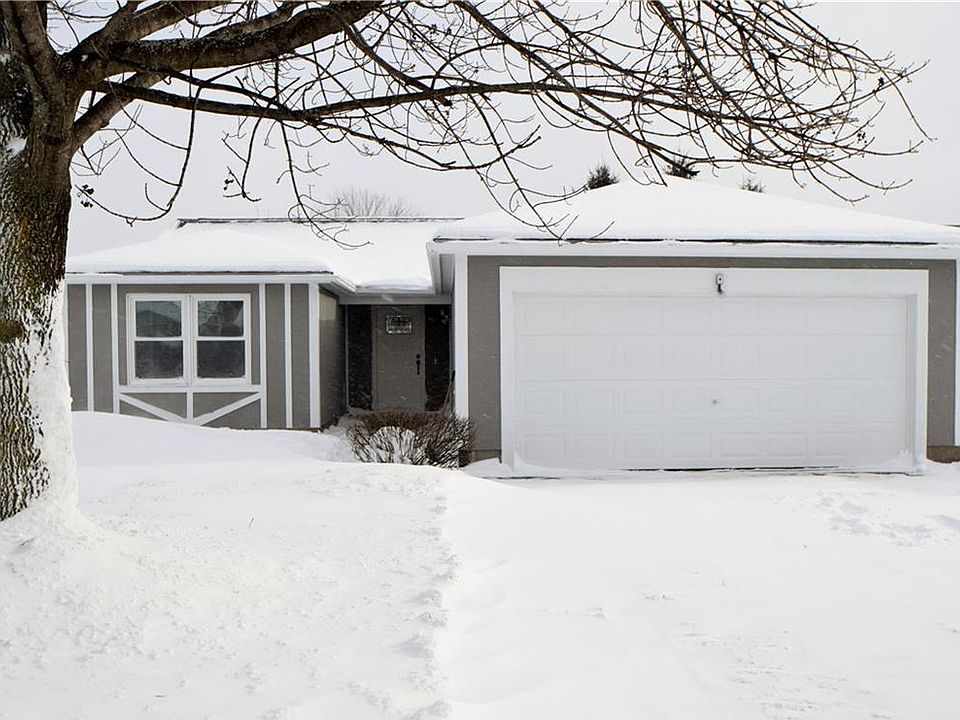 1st image of 8 Lone Oak Cir