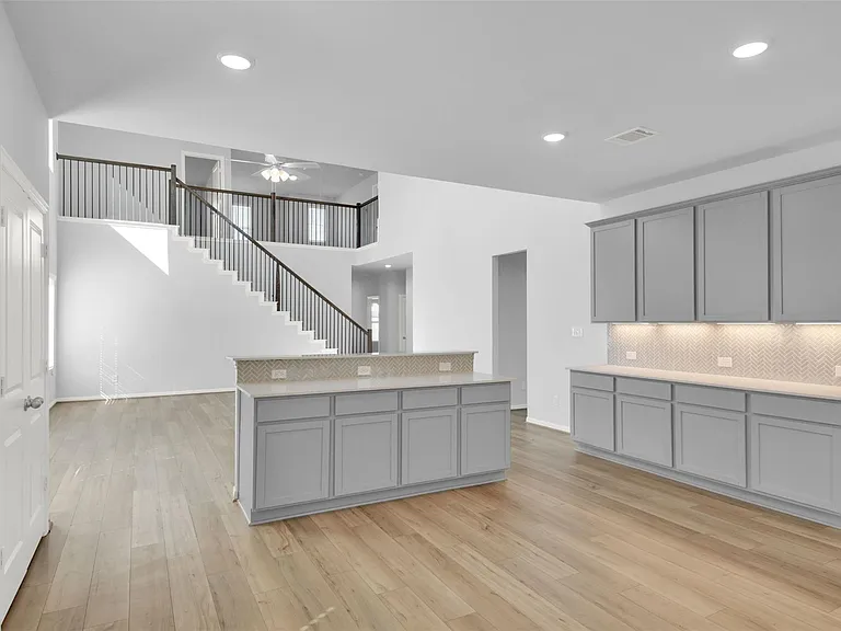 113 Greenthread Dr — Photo 8