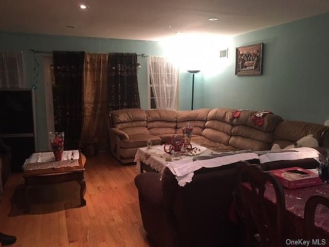 1st image of 80 Village Ml