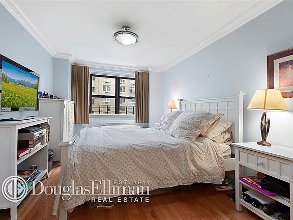 2nd image of 201 E 28th St #8M