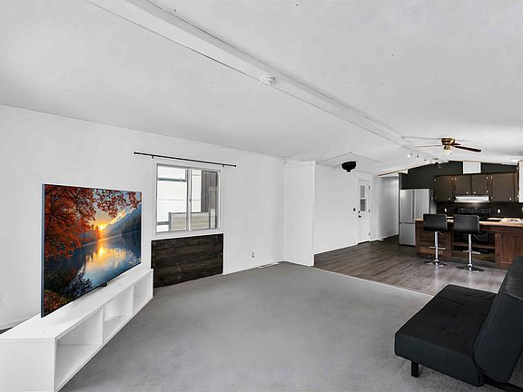 2nd image of 819 Britannia Way