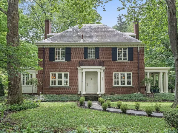 4891 N High St, Columbus, OH 43214