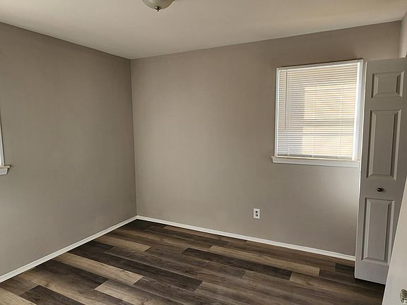 4th image of 24345 Stanford St