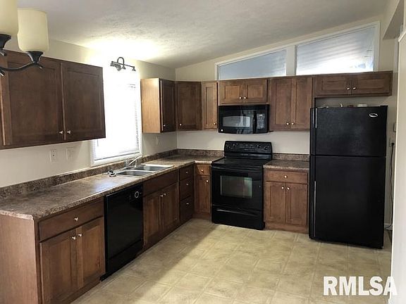 5th image of 805 W Westwood Dr