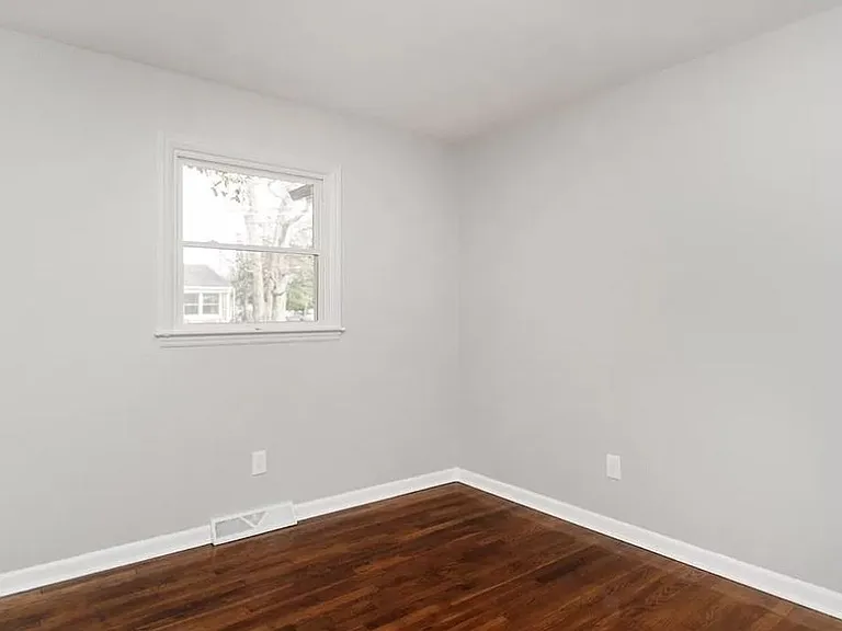 708 Bluford St — Photo 23