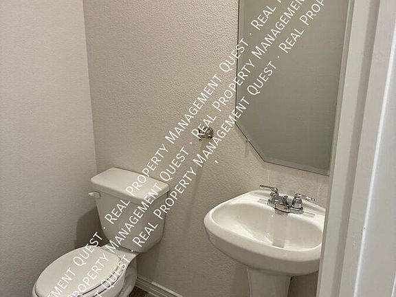 5th image of 8164 Trudy Ln