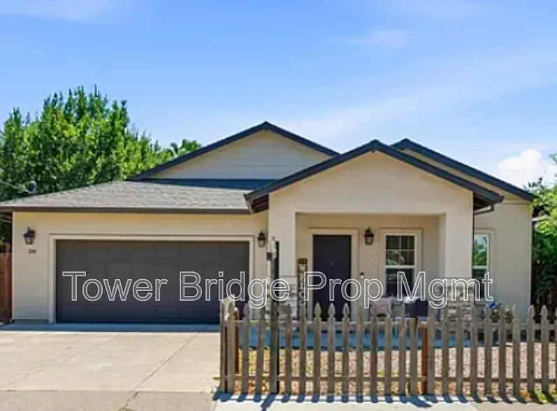 208 Nimitz St