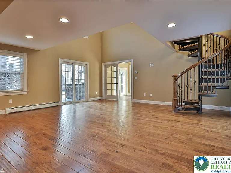 284 Walker Rd — Photo 48