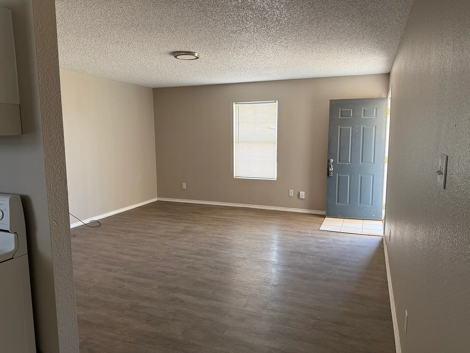 2 bed, 932 sqft, $875 — Photo 3