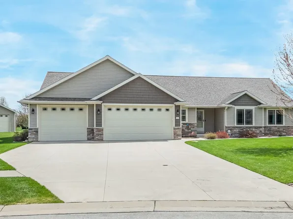 N984 Glennview Dr, Greenville, WI 54942