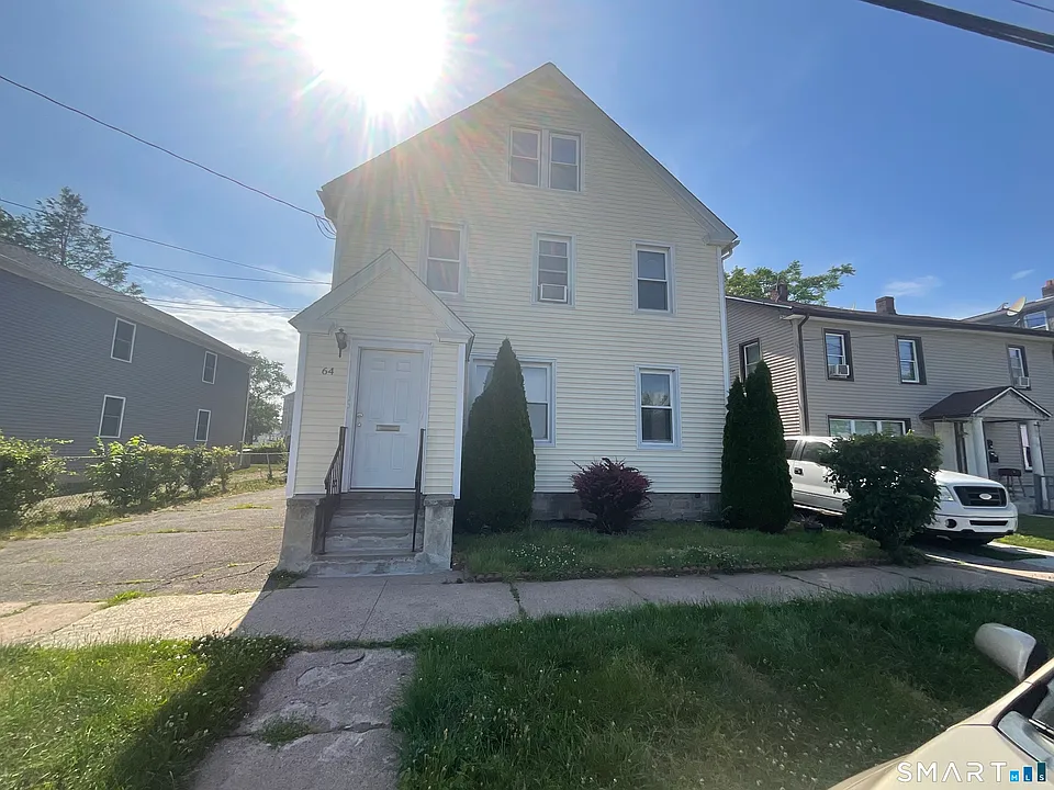64 Saint Mary St
