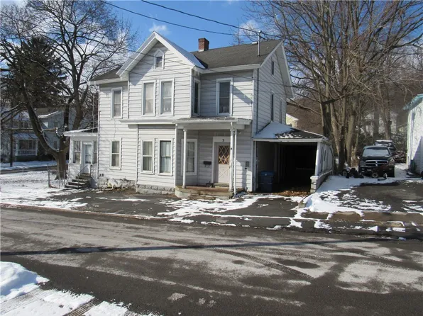 3 High St, Lyons, NY 14489