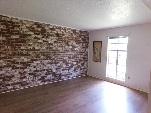 4th image of 3980 Laura Leigh Ln