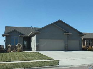 5313 S Sirocco Ave, Sioux Falls, SD 57108