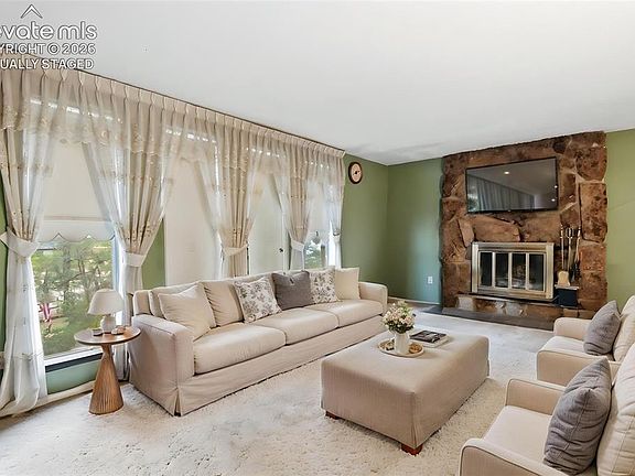4th image of 2718 Northridge Dr
