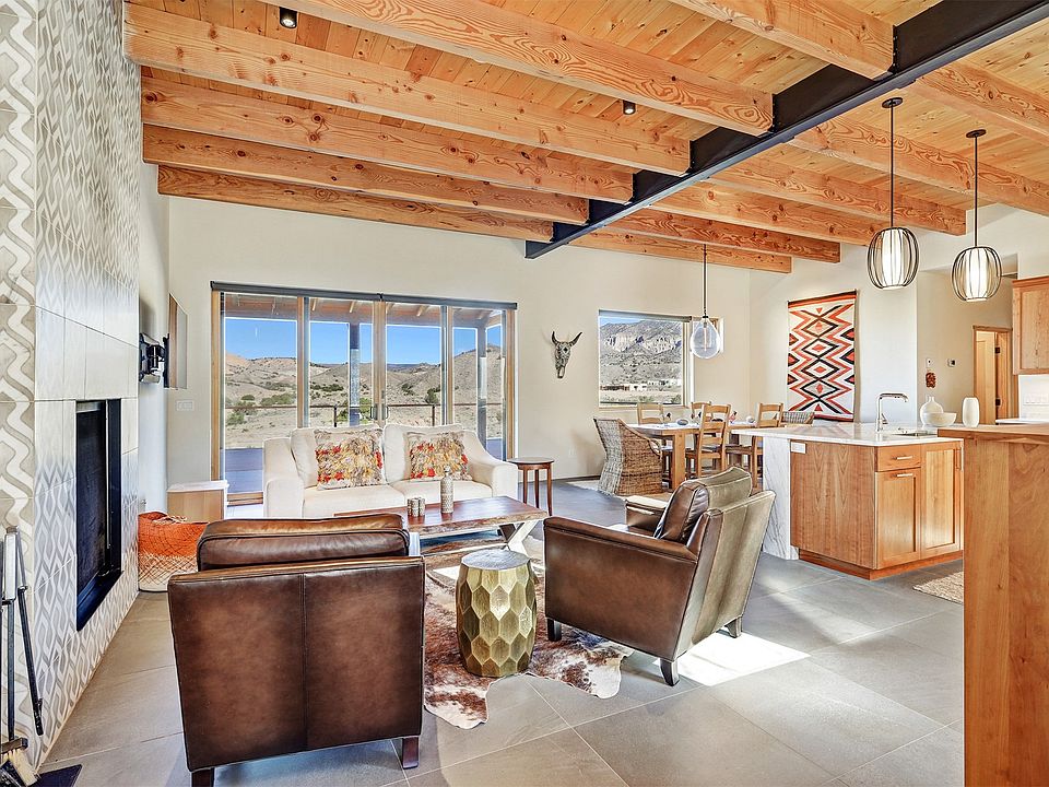 1st image of 21 La Canada