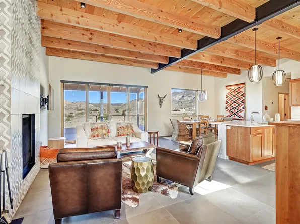 21 La Canada, Abiquiu, NM 87510