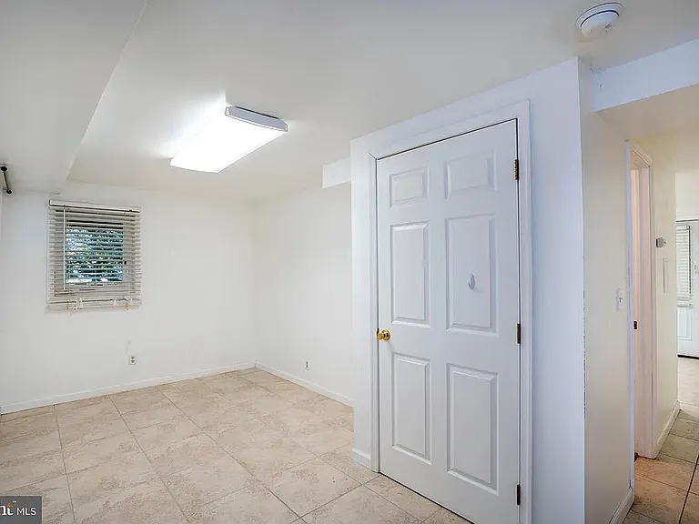 936 Taylor St #1/2 — Photo 11