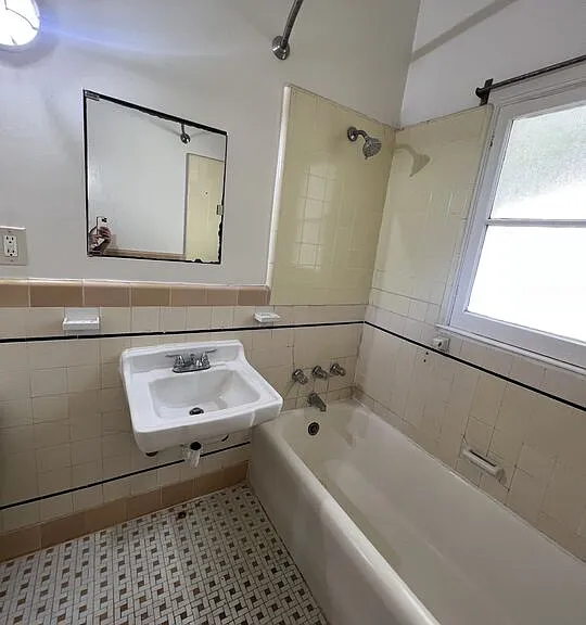 476 Landfair Ave #105 — Photo 8