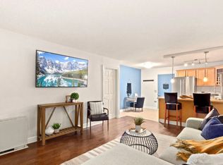 909 Logan St APT 2J, Denver, CO 80203