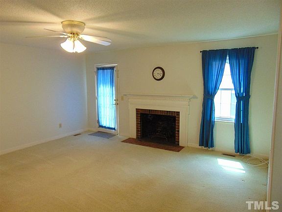 4th image of 114 Rock Creek Cir