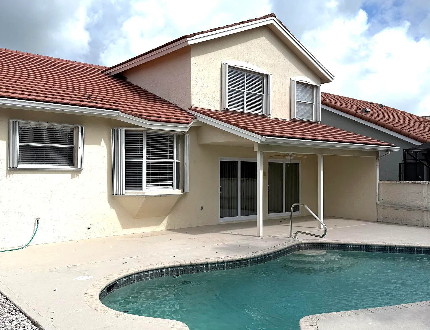 3 bed, 2.5 bath, 1985 sqft, $3,700 — Photo 1