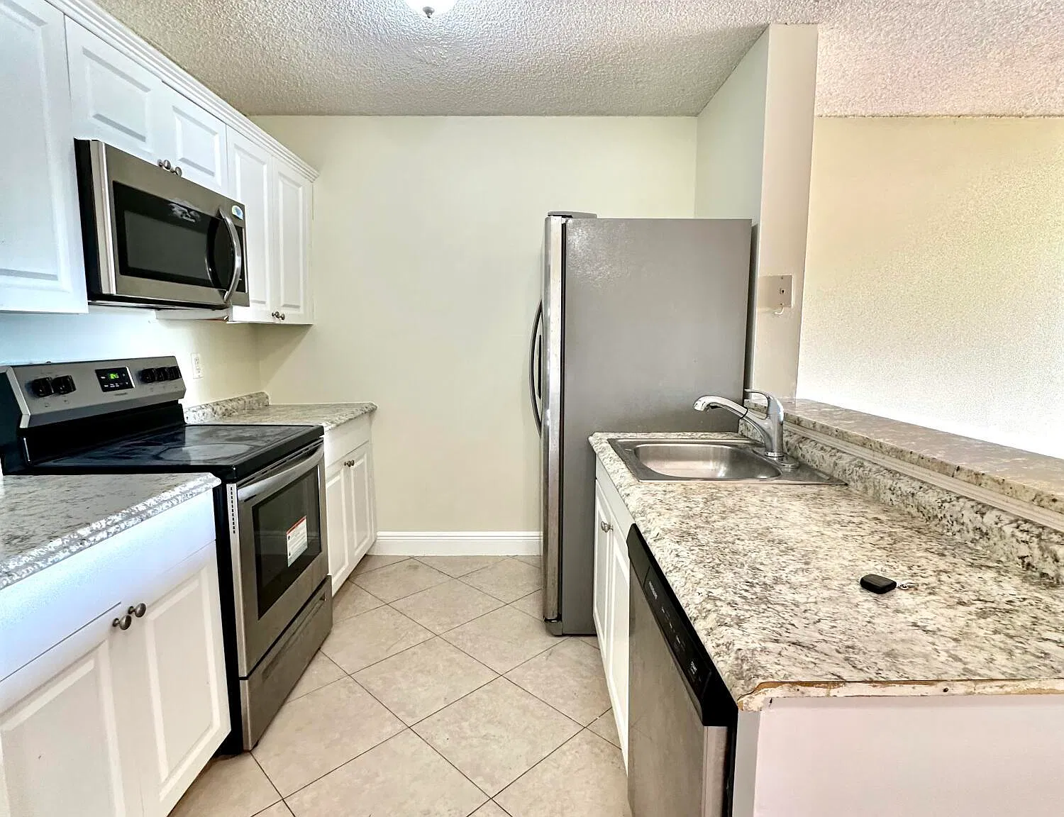 1405 Meadows Cir W — Photo 1