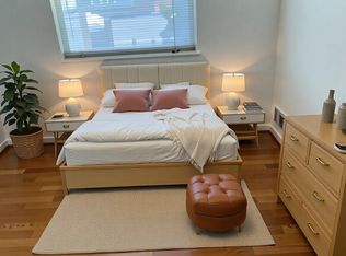 526 Kenyon St NW APT 104, Washington, DC 20010