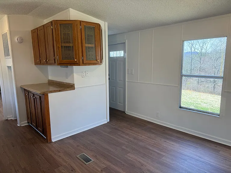 8 Darnell Dr — Photo 2