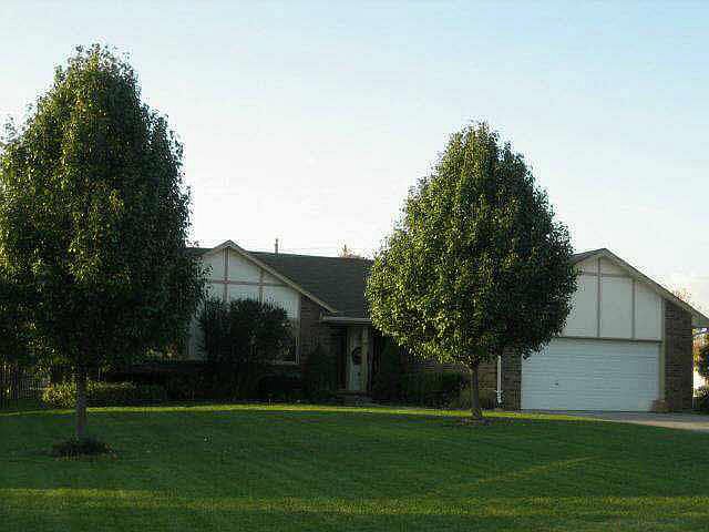 1st image of 11 Woodland Dr