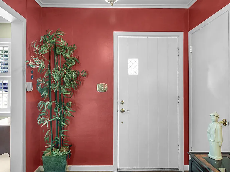 4637 Oakview Dr — Photo 5